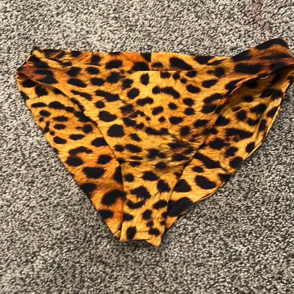 Fused Hawaii bikini this print is so cute - Picture 2 of 5